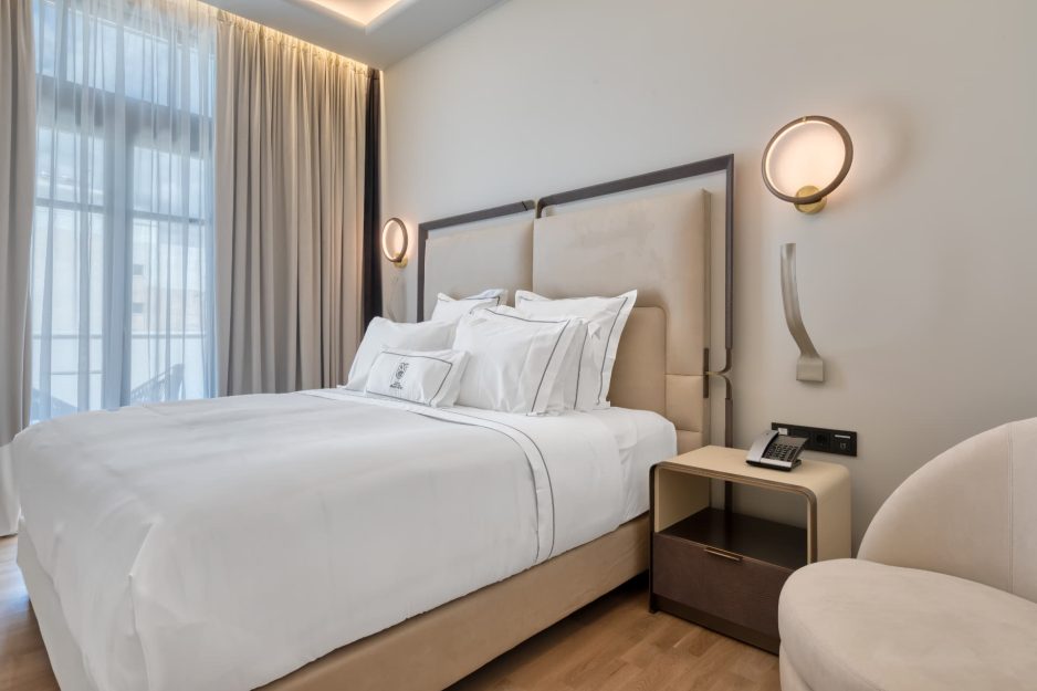 LUXURY ROOMS 5 Deluxe-City-View01