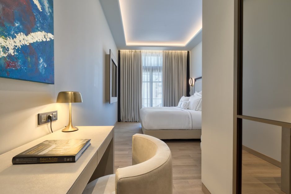 LUXURY ROOMS 6 Deluxe-City-View02