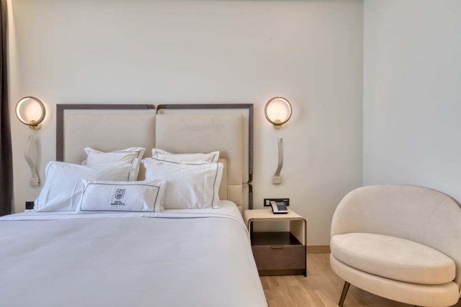 LUXURY ROOMS 8 Deluxe-City-View04