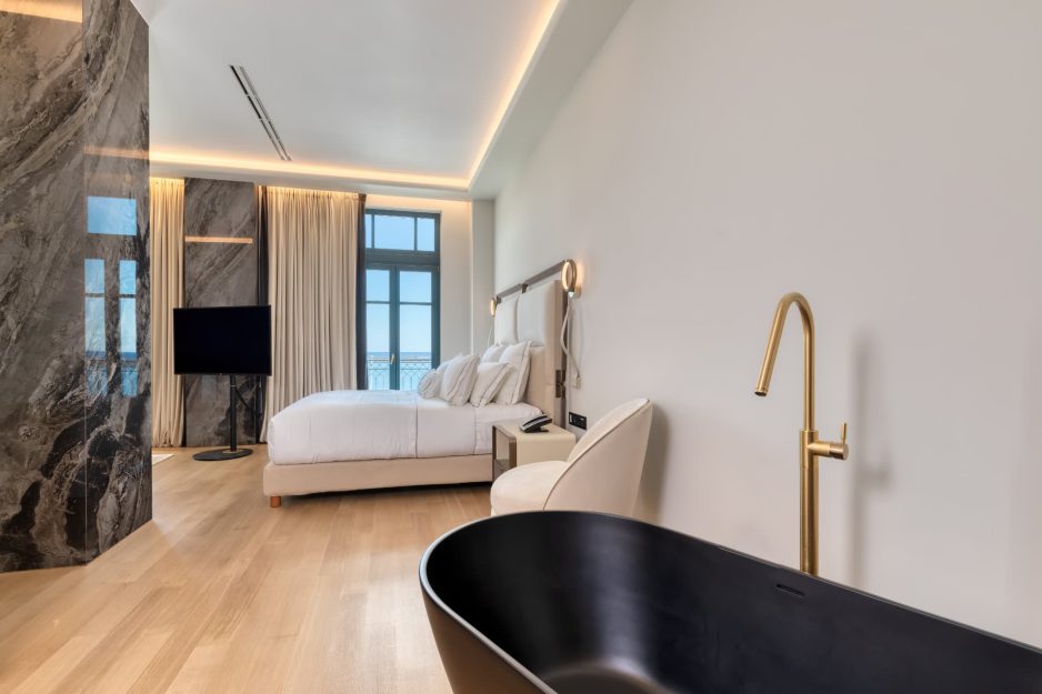 ΕΚΛΕΠΤΥΣΜΕΝΕΣ ΣΟΥΙΤΕΣ 32 GRAND SUITE 1-2