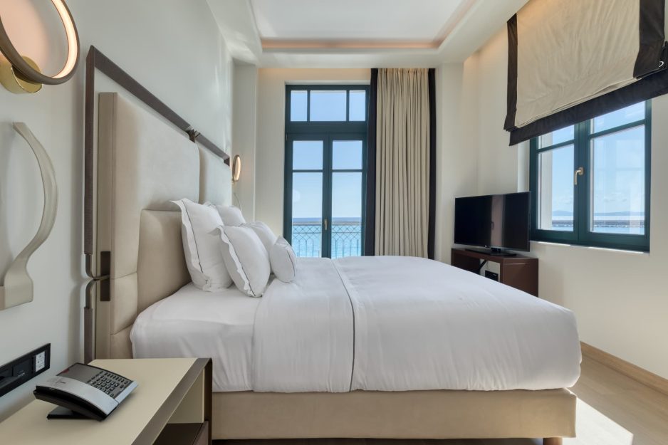 ΕΚΛΕΠΤΥΣΜΕΝΕΣ ΣΟΥΙΤΕΣ 9 JUNIOR SUITE SIDE SEA VIEW 1
